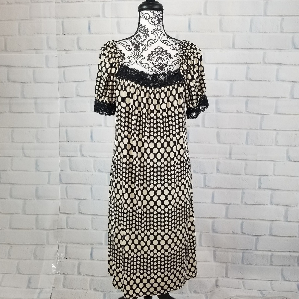 Sandra Darren sz 12 stretch short sleeve dress